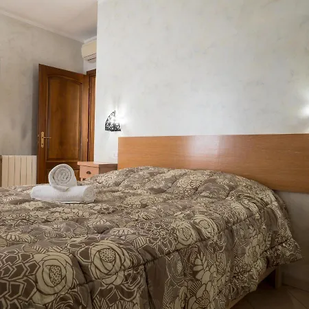 Jeremy House 53 - Klodge Lägenhet Olbia